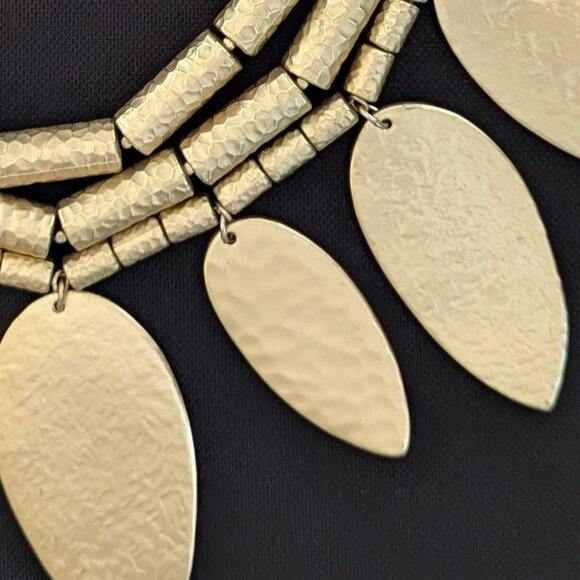 Chico's gold statement necklace - 3 strands with leaf-like pendants - Picture 4 of 4